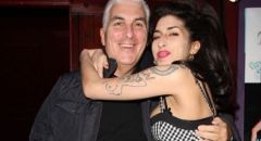 Mitch Winehouse: Amy’nin ruhu yanıma geliyor