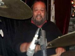 Müzisyen Doğan Olguner hayatını kaybetti
